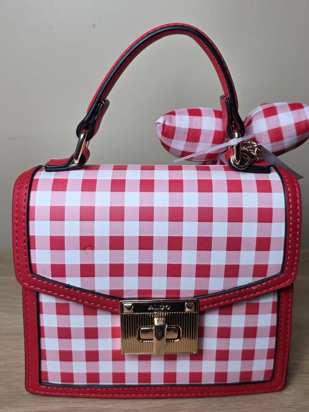 Aldo chic red